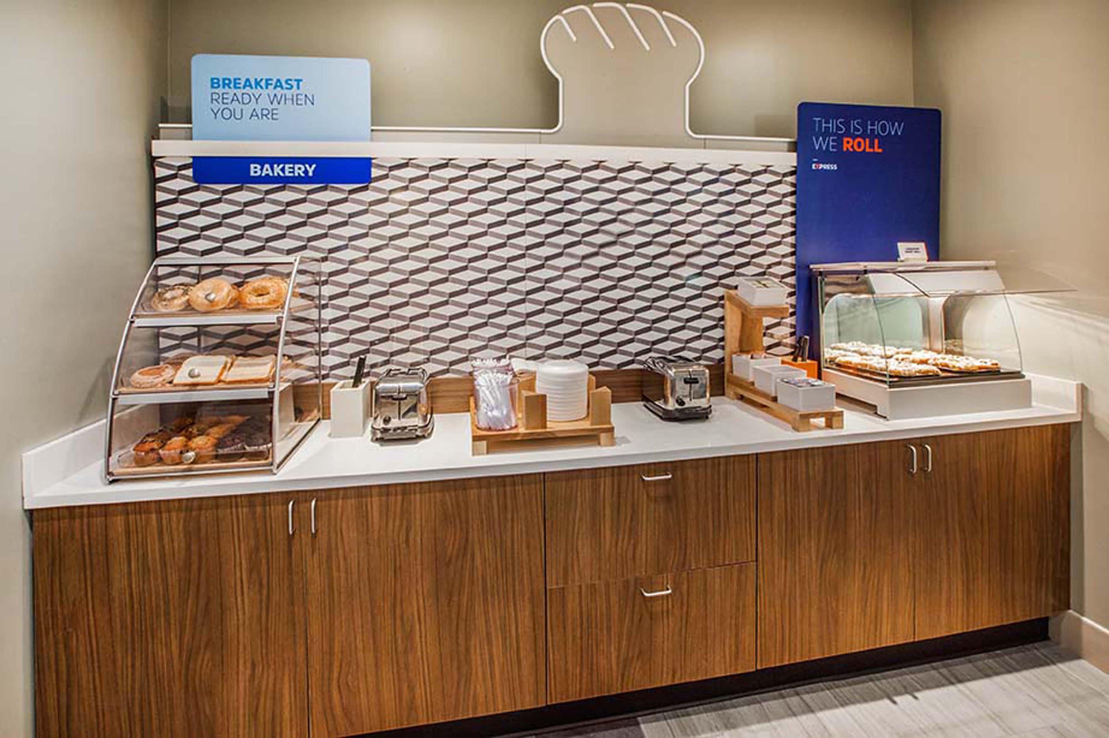 Holiday Inn Express London-I-70 By Ihg Eksteriør billede